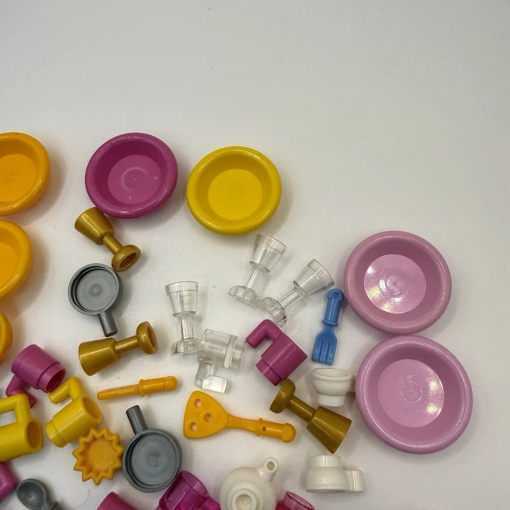LEGO 50 Piece Kitchen Accessories Lot - Plates, Cups, Pans, Silverwear 001 - Picture 5 of 6